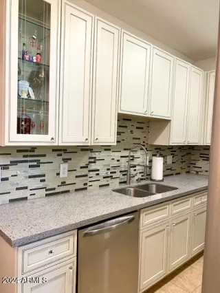 Photo #4: 6704480 Listing