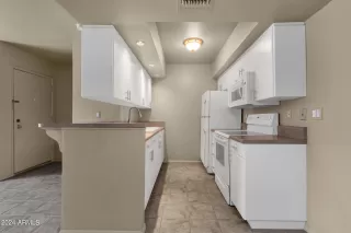 Photo #6: 6704641 Listing