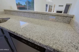 Photo #5: 6704654 Listing