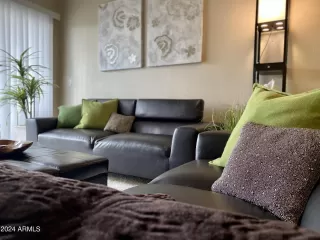 Photo #2: 6704800 Listing