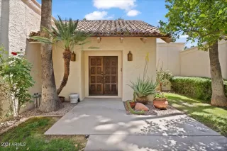 Click for more information on MLS # 6704884 : 5253 N 31ST PLACE More Details about MLS # 6704884 : 5253 N 31ST PLACE