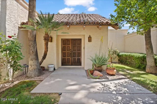 MLS: 6704884 Condo For Sale