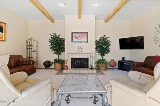 Photo #6: 6704884 Listing