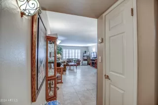 Photo #5: 6705102 Listing