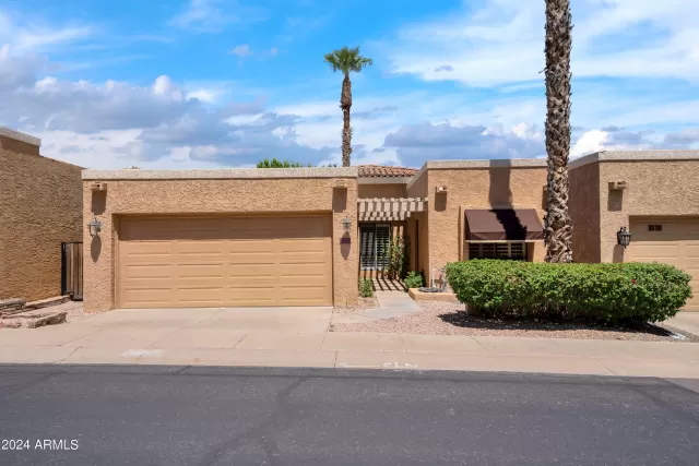 MLS: 6705380 Condo For Sale