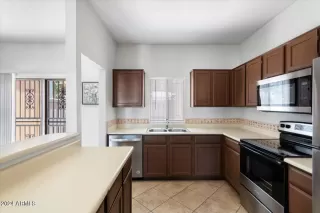 Photo #5: 6705566 Listing