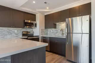 Photo #5: 6705778 Listing