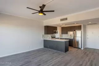 Photo #6: 6705778 Listing