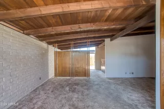 Photo #5: 6705884 Listing