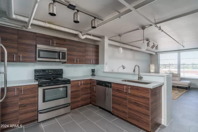 MLS: 6705893 Condo For Sale