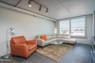 Photo #4: 6705893 Listing