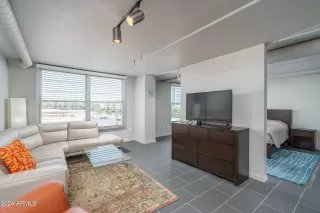 Photo #5: 6705893 Listing