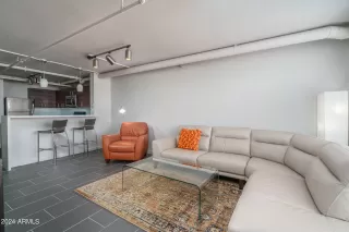 Photo #6: 6705893 Listing