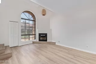 Photo #2: 6705911 Listing