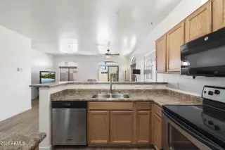 Photo #6: 6705966 Listing