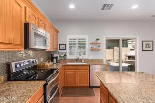 Photo #1: 6705974 Listing 