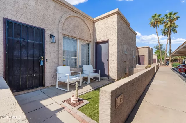 MLS: 6706081 Condo For Sale