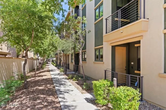 MLS: 6706536 Condo For Sale