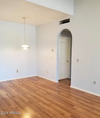 Photo #2: 6706547 Listing