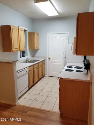 Photo #5: 6706547 Listing