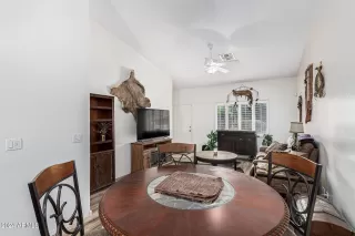 Photo #6: 6707053 Listing