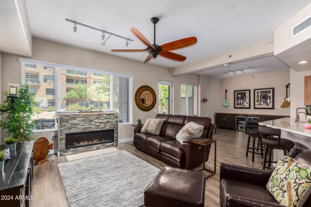 MLS: 6707108 Condo For Sale