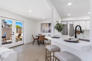 Photo #3: 6707218 Listing