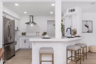 Photo #4: 6707218 Listing