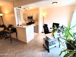 Photo #5: 6707294 Listing