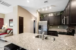 Photo #4: 6707312 Listing