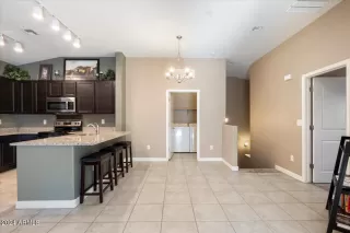 Photo #6: 6707312 Listing