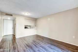 Photo #3: 6707620 Listing