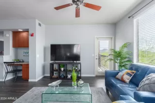 Photo #4: 6707708 Listing