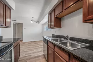 Photo #5: 6707815 Listing