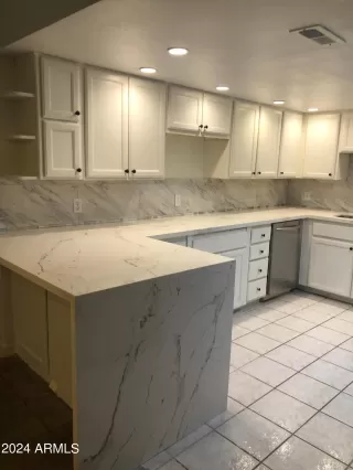 Photo #5: 6707950 Listing