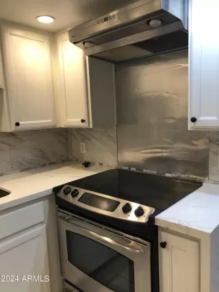 Photo #6: 6707950 Listing