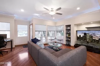 Photo #2: 6708404 Listing