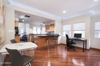 Photo #5: 6708404 Listing