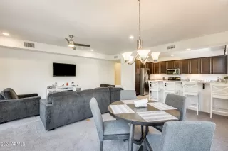 Photo #4: 6708443 Listing