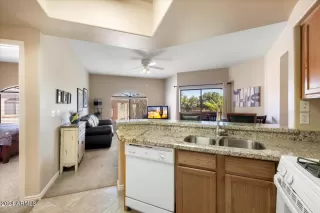 Photo #6: 6708717 Listing