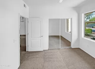 Photo #4: 6708881 Listing