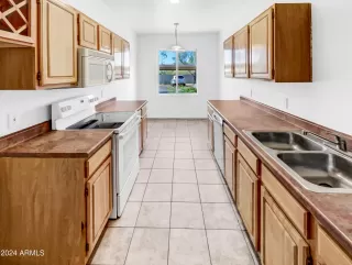 Photo #5: 6708881 Listing