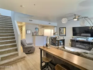 Photo #5: 6709049 Listing 