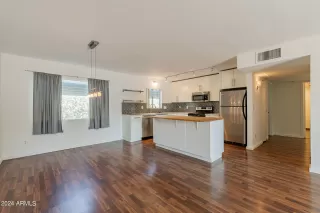 Photo #6: 6709305 Listing