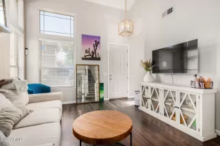 Photo #2: 6709349 Listing