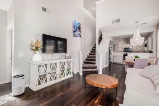 Photo #3: 6709349 Listing