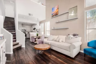 Photo #4: 6709349 Listing