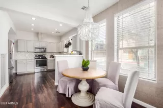 Photo #5: 6709349 Listing