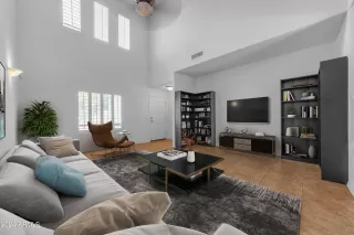 Photo #2: 6709368 Listing 