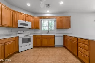 Photo #6: 6709368 Listing 